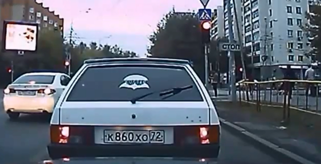 Бэтмэн-десантник на ладе