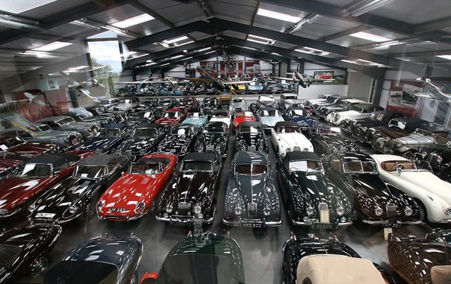 Стоматолог продаст свою коллекцию автомобилей