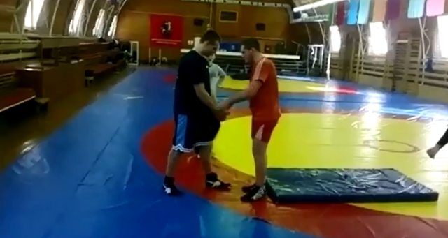 Сальто от борца! 