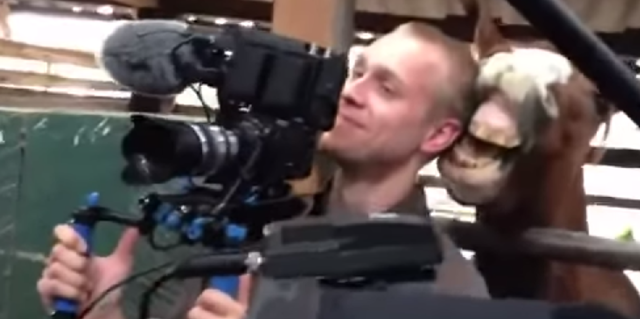 Тяжкий труд видеооператоров