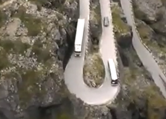 Автобус против фуры 