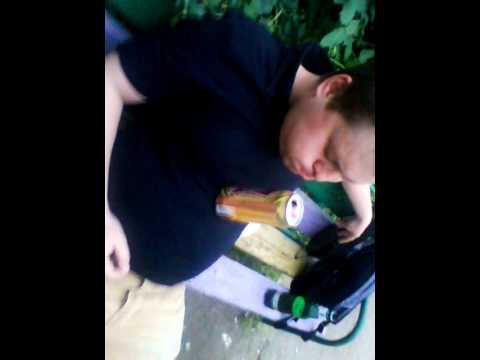 Пиво убегает)