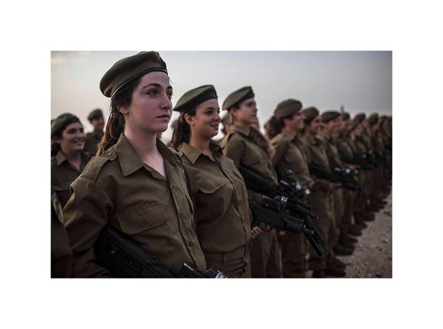 Как проходит служба женщин в армии Израиля