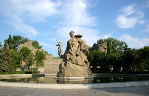Рогозин поддержал переименование Волгограда в Сталинград