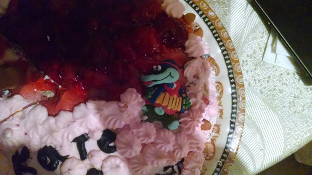 С первого взгляда обычный торт...