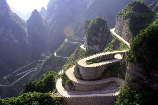 САМЫЕ ЭКСТРЕМАЛЬНЫЕ ДОРОГИ МИРА