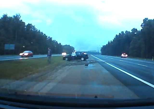 На трассе М2 разбился мотоциклист.