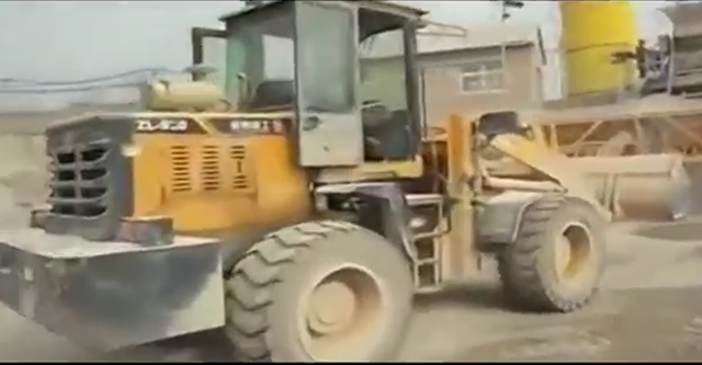 Маленький экскаваторщик