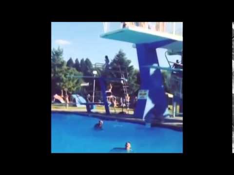 девушки при прыжке в бассейн с вышки (немножко жесть)