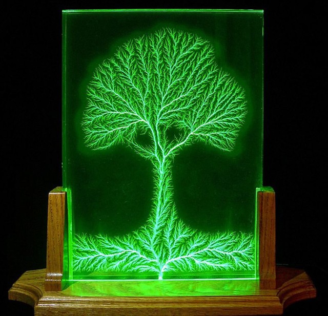 Искусство из электричества