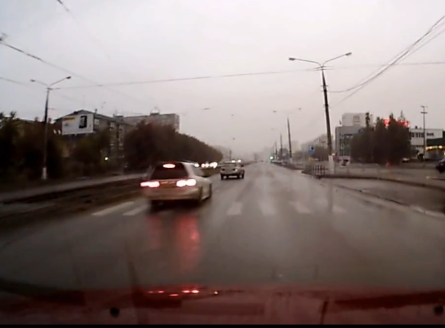 Пьяный водитель протаранил ВАЗ.