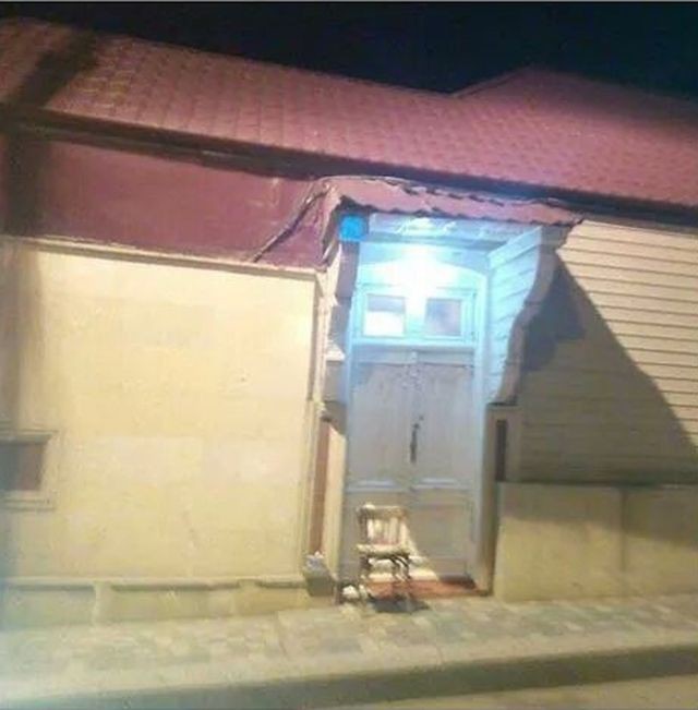 Стул по среди ночи
