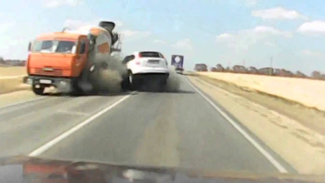 CRV vs Миксер.