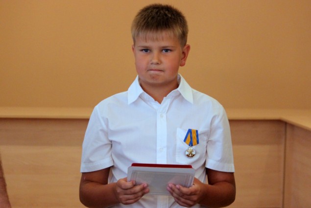 Десятилетний амурский школьник получил медаль «За мужество в спасении»