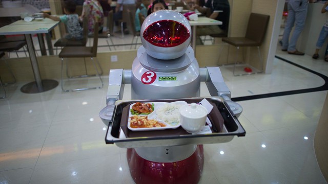 Китайский ресторан с роботизированным персоналом