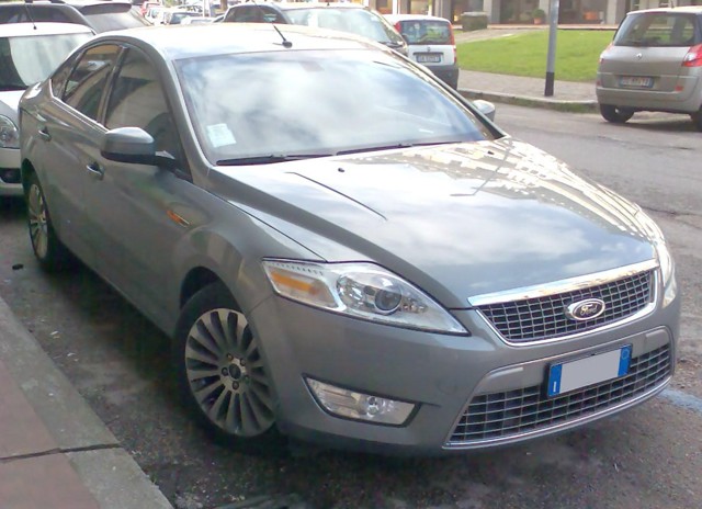 Истец выиграл суд, доказав, что в правом фонаре есть трупы