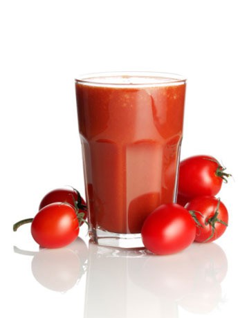 Почему в самолете очень хочется томатного сока ?