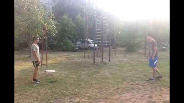 Опа! Дворовые пацаны покажут класс