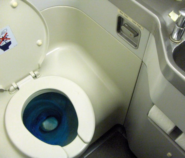 Туалет в Boeing-737