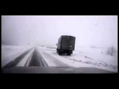 Спас семью! Самообладание мужика поражает! 