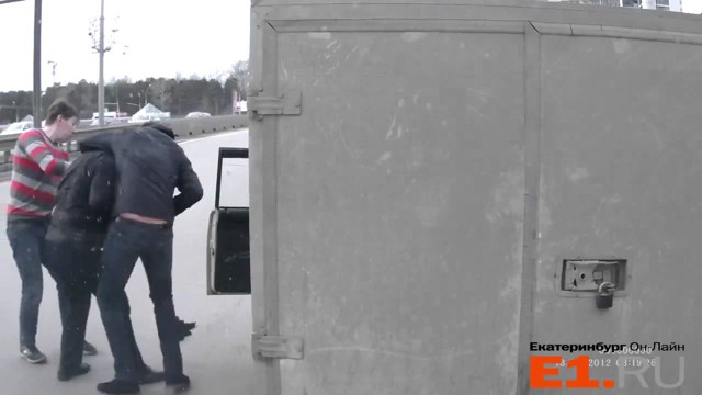 Научил пользоваться зеркалами