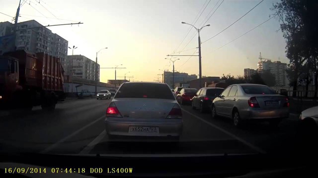 Мотоциклист влетел в лексус