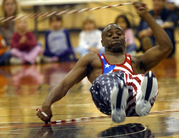 Прыжки на скакалке с СУПЕРМЕНОМ 