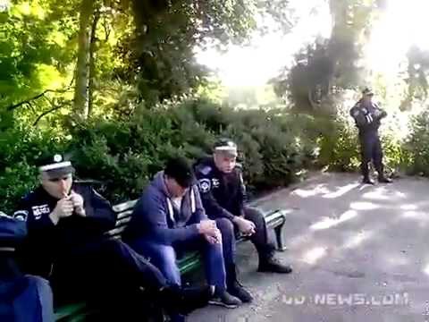 Одесские милиционеры отказались кричать «Слава Украине!»