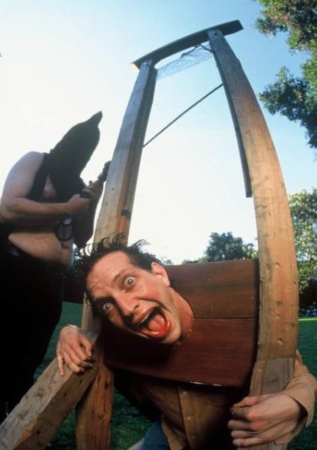 Единственное лекарство от всего и сразу это - ГИЛЬОТИНА!