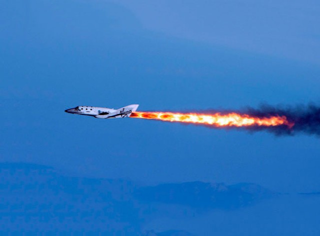 Суборбитальный корабль SpaceShipTwo потерпел крушение при испытании