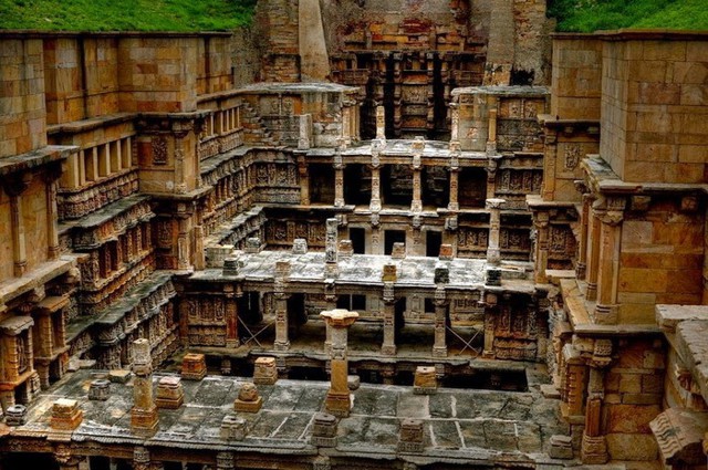 Древний колодец Рани-ки-вав - архитектурное чудо в Индии