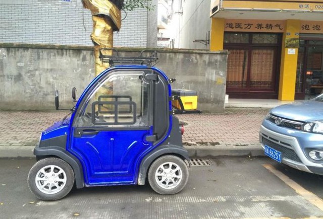 Китайский миниавтомобиль Dayang Chok