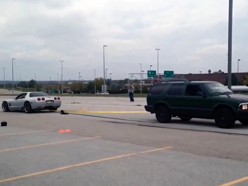 Corvette против Chevy Blazer: перетягивание каната 