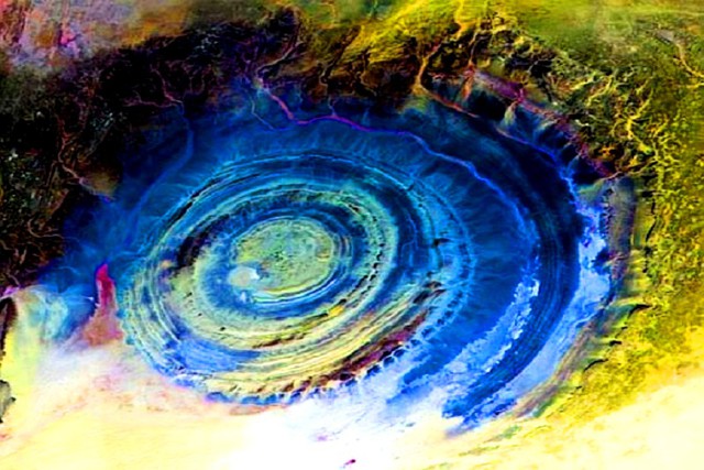 25 загадочных мест сюрреалистической природы