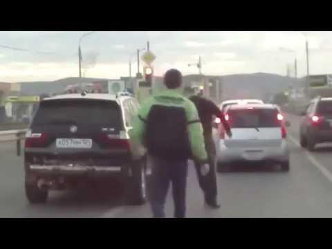 Крутой парень на BMW подрезал 