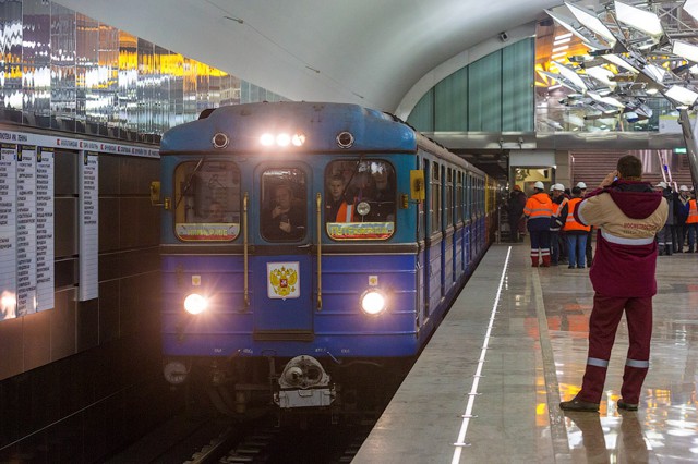 Пробный поезд на станции «Тропарево»