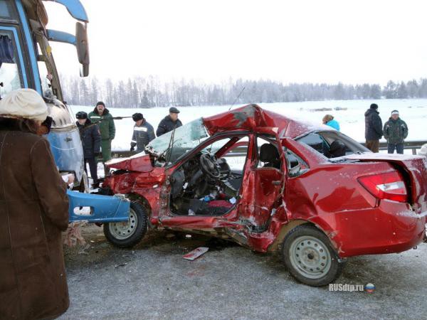 Подборка аварий и ДТП от ЛеонидШестаков за 05.12.2014