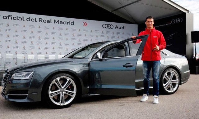 Традиционное вручение автомобилей Ауди игрокам Реал Мадрид 