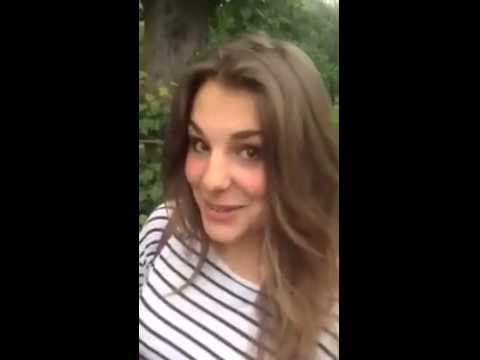 Француженка говорит по русски