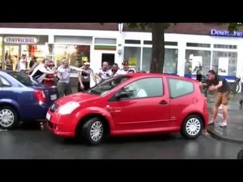 Болельщики и девушка