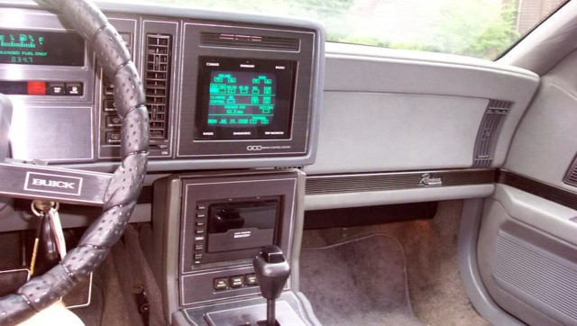 Первый автомобиль с сенсорным экраном