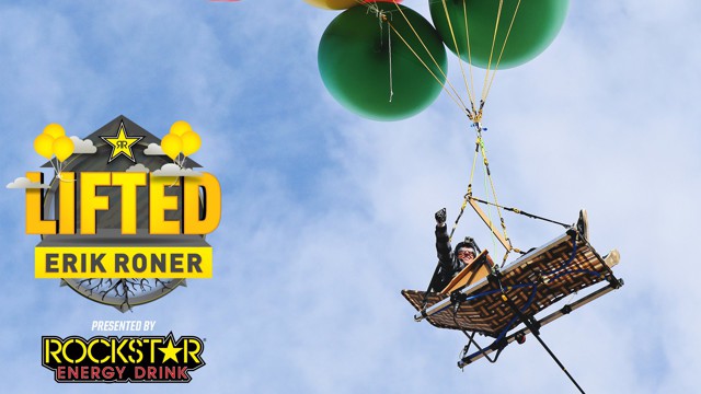 Сбылась адреналиновая мечта детства: полёт в небо на воздушных шариках