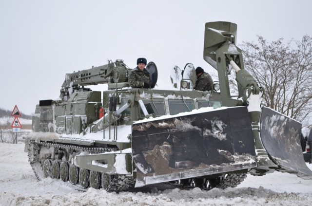 Снежный монстр БАТ-2 Путепрокладчик