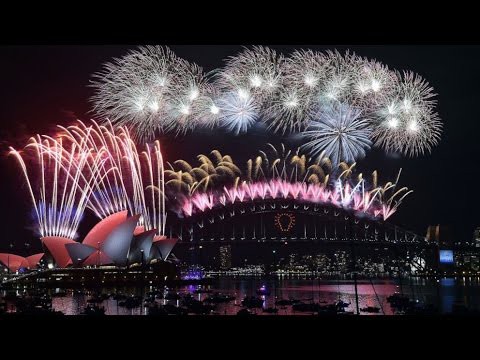 DUBAI 2015 New Years Eve Midnight Fireworks Celebration World Record