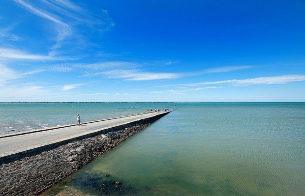 Дорога, дважды в сутки уходящая под воду