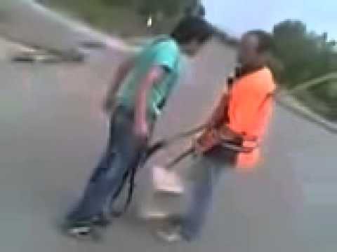 Мелкий задира нарвался