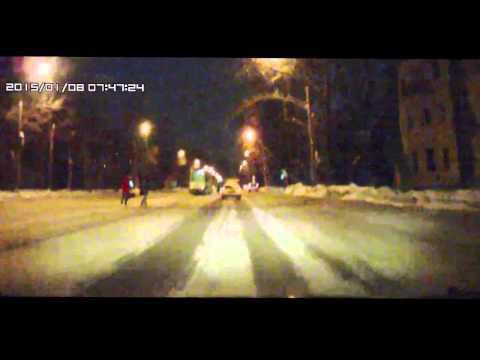 Чуть не забежала под колеса