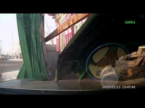 Поздний тормоз - снес забор