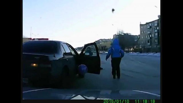 Сбили женщину с ребенком