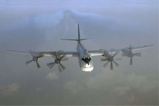 Забавная история, как Ту -95 на авианосец "садился"